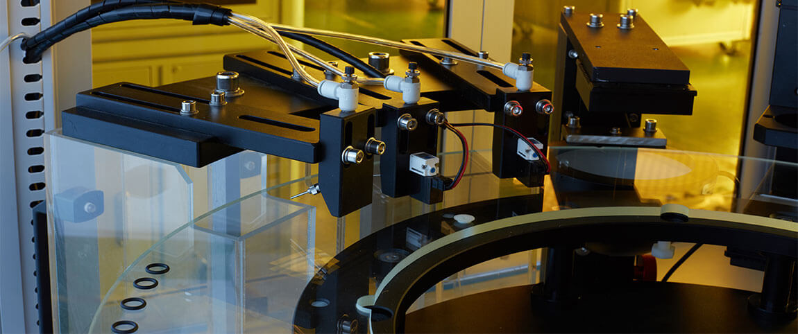 觸發(fā)吹氣分料，實現(xiàn)精準分類